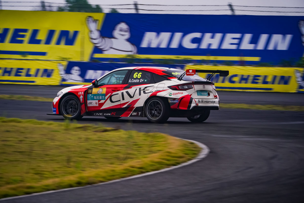 Honda Racing vence corrida e sobe ao pódio na abertura do