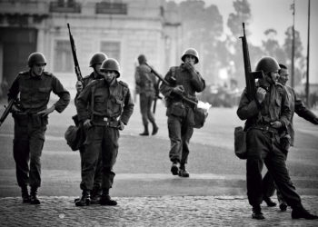 Fotografias de Alfredo Cunha sobre o 25 de Abril expostas em Lisboa
