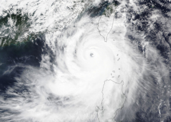 Passagem do tufão Krathon causou quatro mortos em Taiwan, refere novo balanço