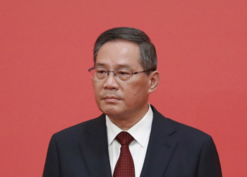 Economia chinesa | Li Qiang “plenamente confiante” no crescimento
