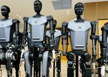 China | Primeiro robô humanóide eléctrico dá passos decisivos