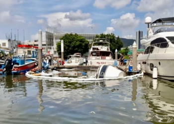 Doca do Lam Mau | Embarcação afundou devido a problema mecânico