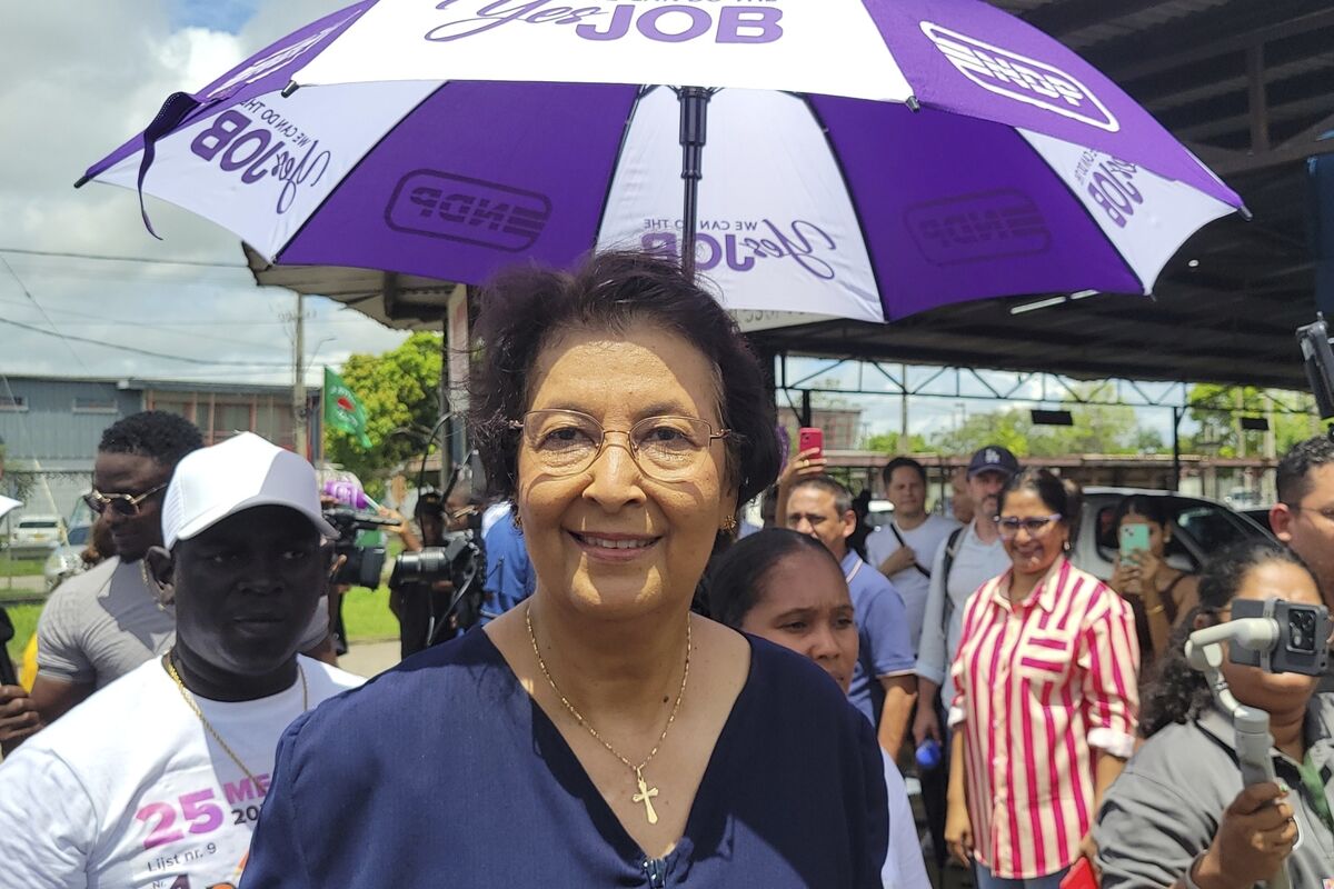 Suriname | Xi Jinping felicita presidente eleita