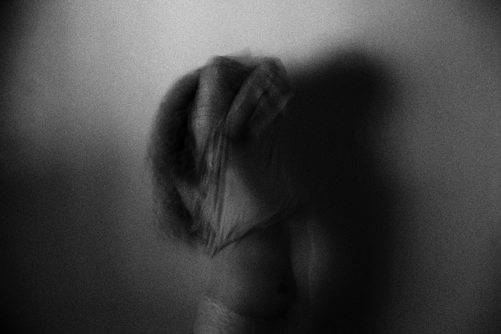 Fotografia | Livro de Ale Ruaro apresentado na Livraria Portuguesa