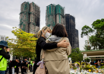Hong Kong chora os mortos uma semana após pior incêndio desde 1948