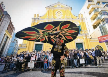 Desfile Internacional | Governo convida grupos artísticos e empresas