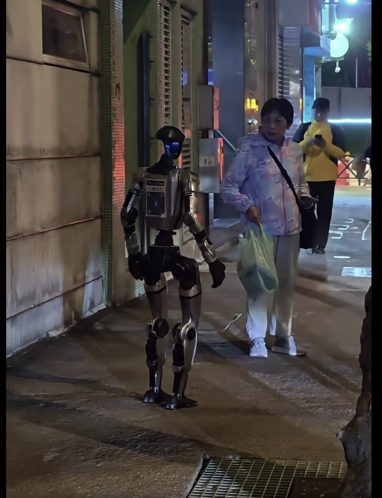 Tecnologia | Defendida criação de leis para robôs humanóides