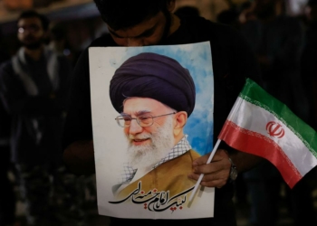 Irão | Guerra rebenta no Médio Oriente com ataques que mataram Khamenei