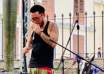 Trio musical toca em Hong Kong em busca de novo público para o patuá