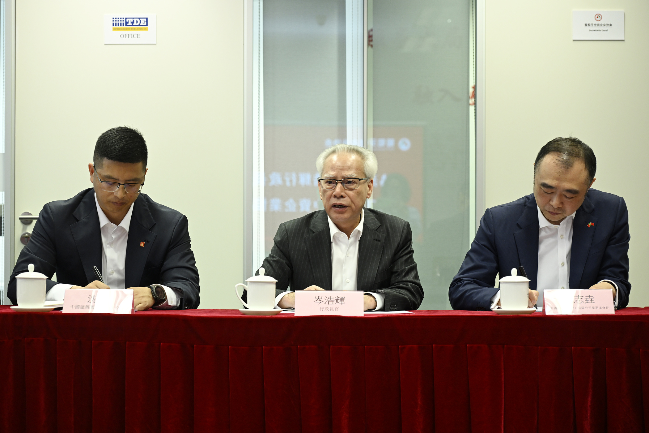 Sam Hou Fai reuniu com empresas chinesas em Portugal