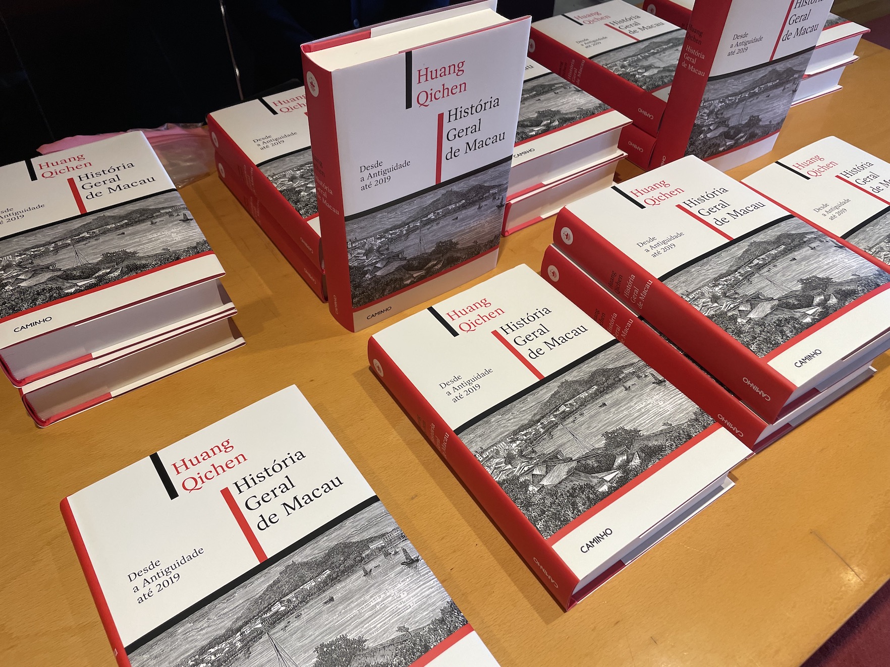 Livro | Obra de Huang Qichen sobre História de Macau editada em português