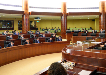 Natalidade | Governo alarga subsídios e cria novos apoios às escolas