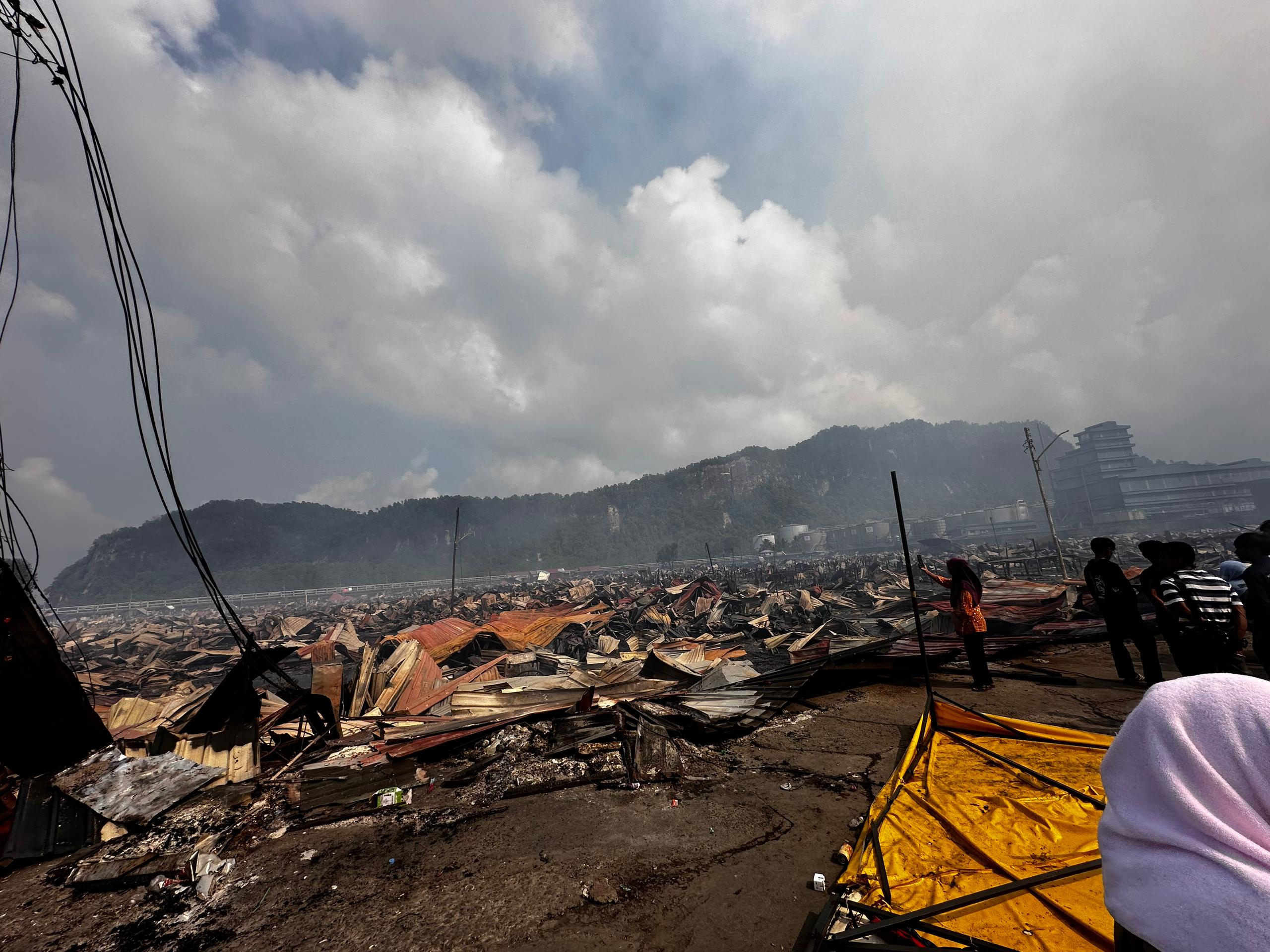 Malásia | Incêndio deixa cerca de mil casas calcinadas