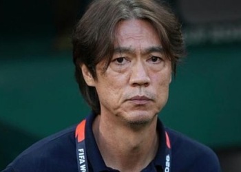 Mundial | Selecionador da Coreia do Sul deixa cargo após eliminação precoce