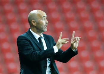 Xangai | China ainda carece de cultura futebolística, diz Leonel Pontes