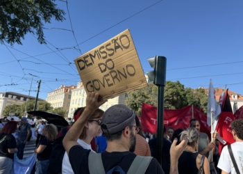 Tendas metem medo ao Governo
