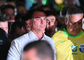 Brasil | Flávio Bolsonaro junta-se a Trump com a ajuda de Milei